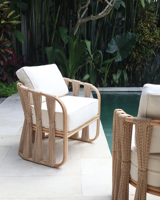 Ava | Modern Comfort Chair (One Chair)